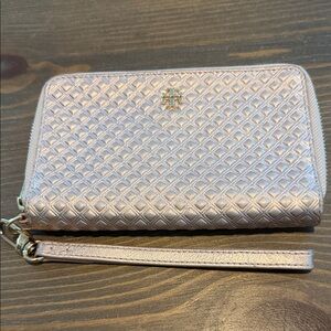 Tory Burch Metallic Quilted Wallet/Wristlet in Pale Rose